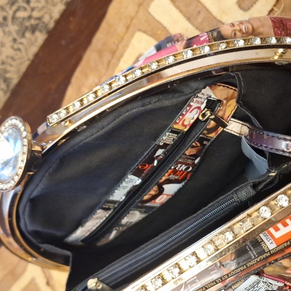 Handbag and wallet fearuring First Lady Michelle Obama - Picture 4 of 4